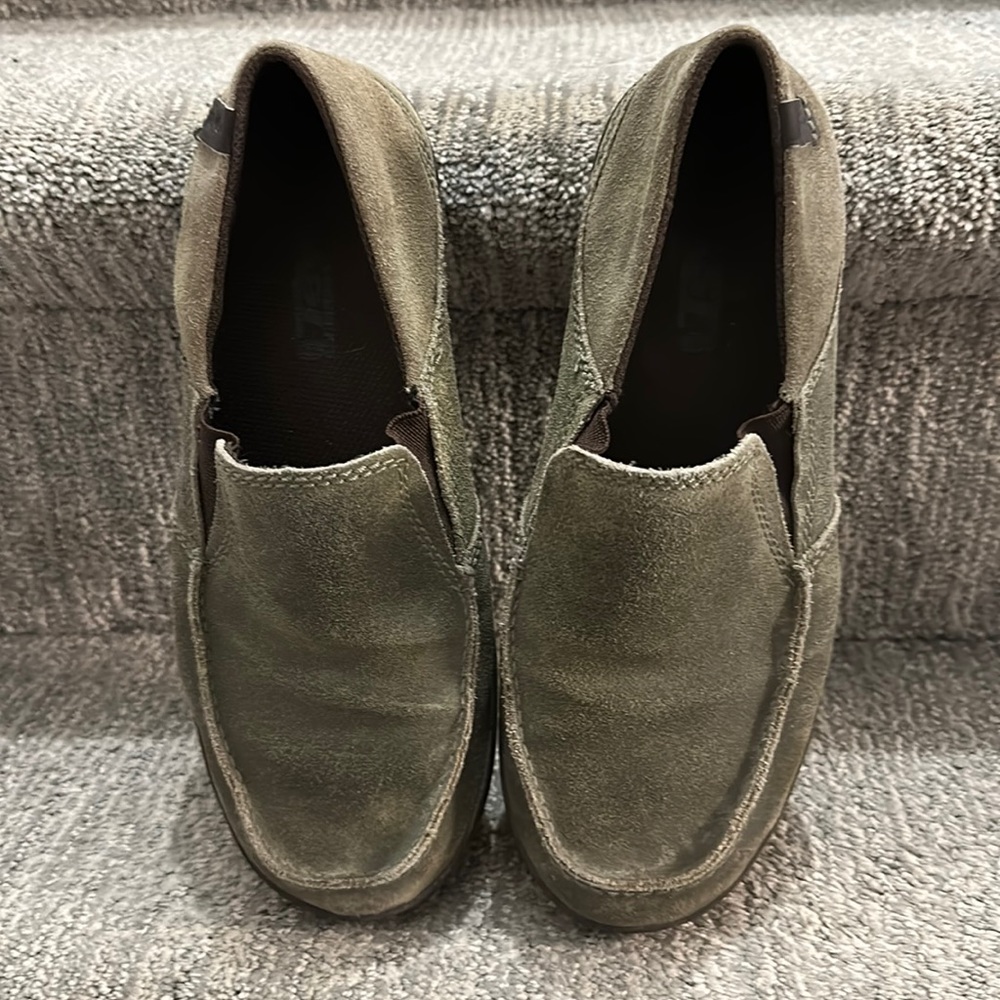 Teva mens size 7 suede slip on shoes